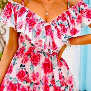 Very pretty Pink Flowy Flowery Pink Dress.                Size- Large